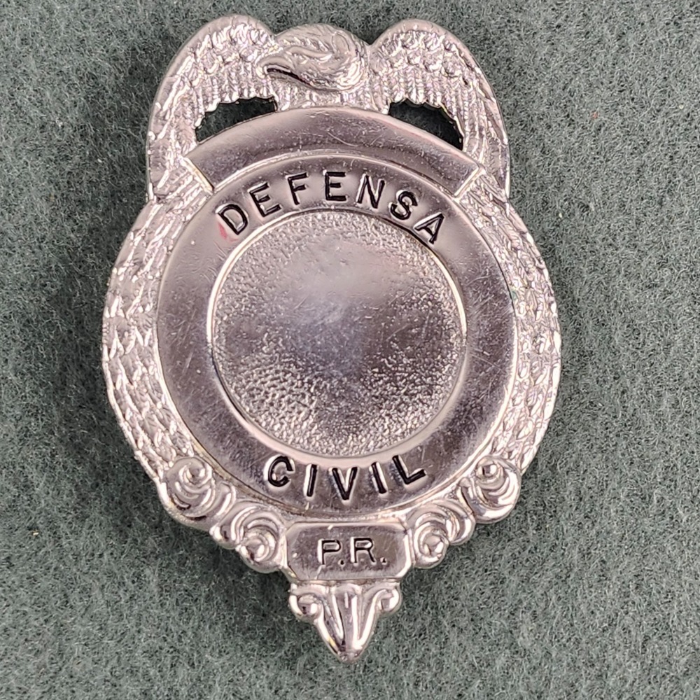 Vintage OG CIVIL DEFENSA P.R. Puerto Rico Eagle Hat CREST Pin Badge